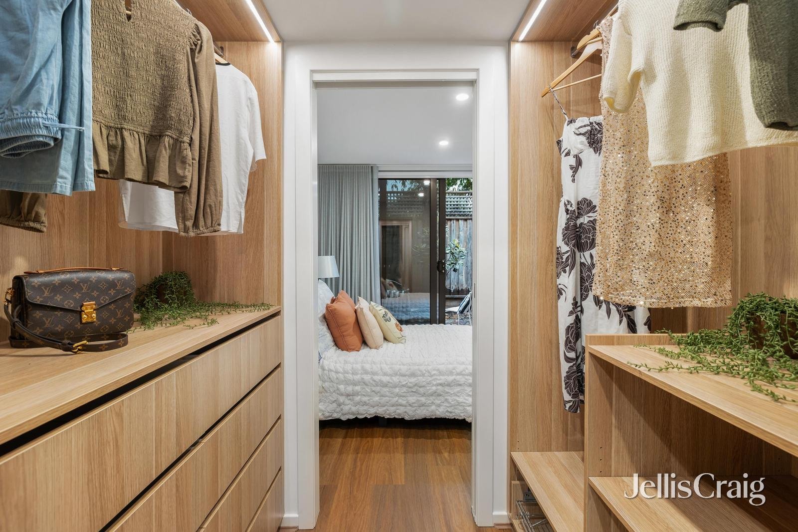 3/233 Burke Road, Glen Iris image 5