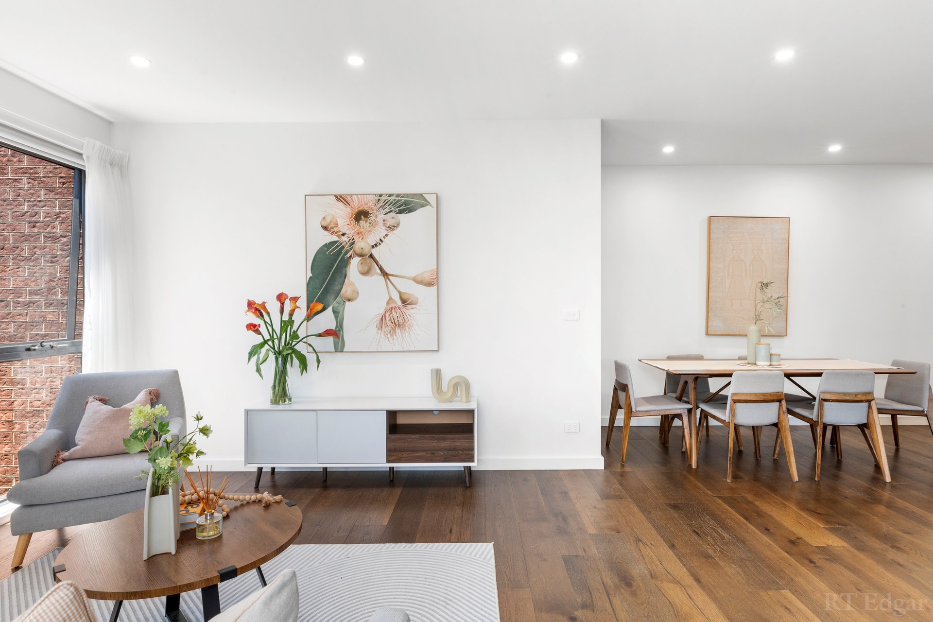 Property Gallery Thumbnail 9