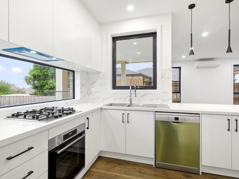 Property Gallery Thumbnail 3