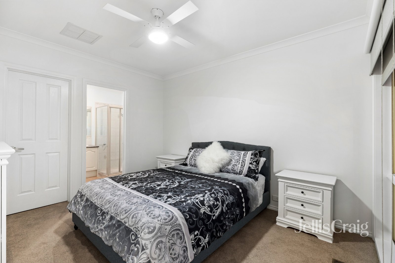 3/235 Nepean Street, Greensborough image 8