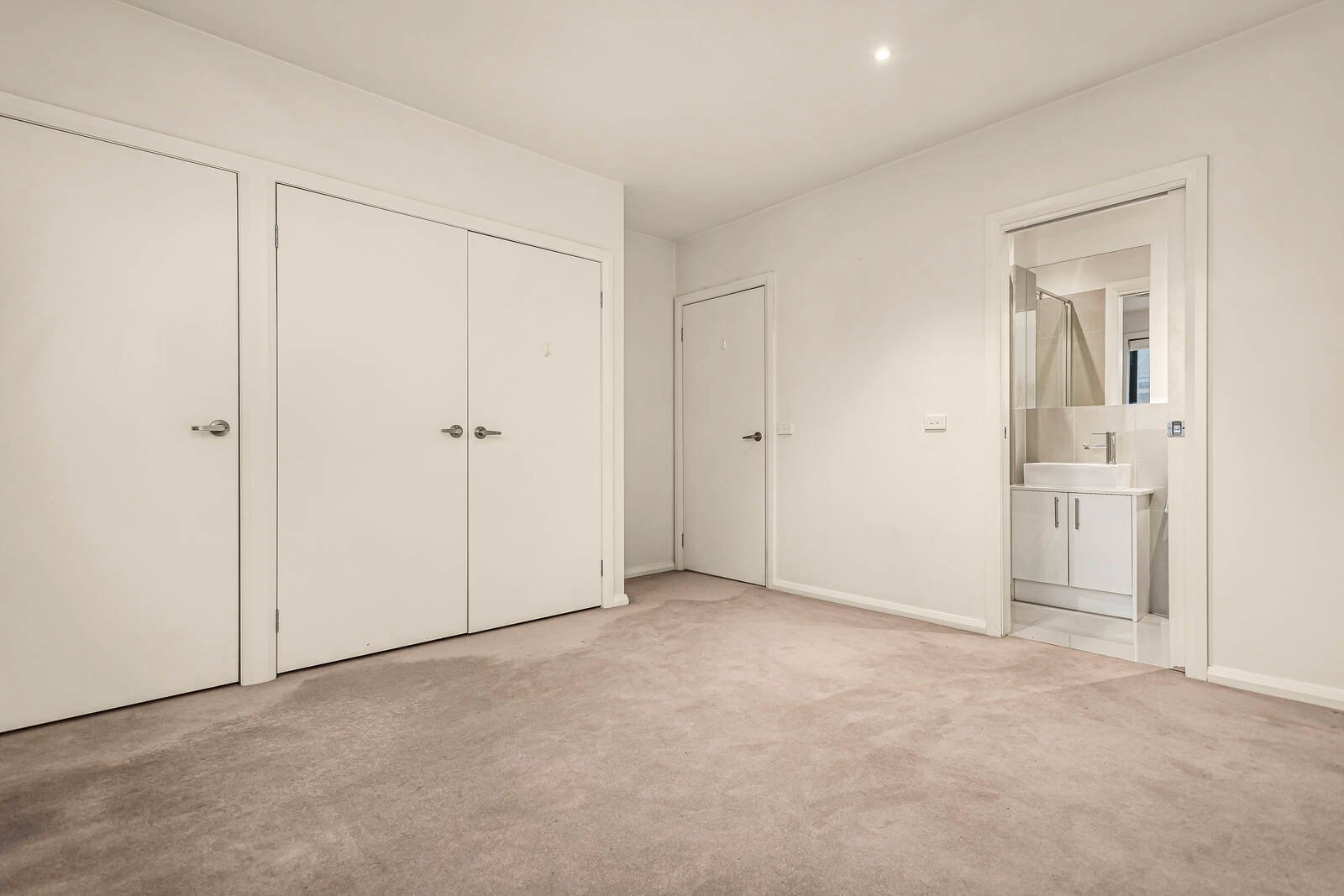 Property Gallery Thumbnail 10