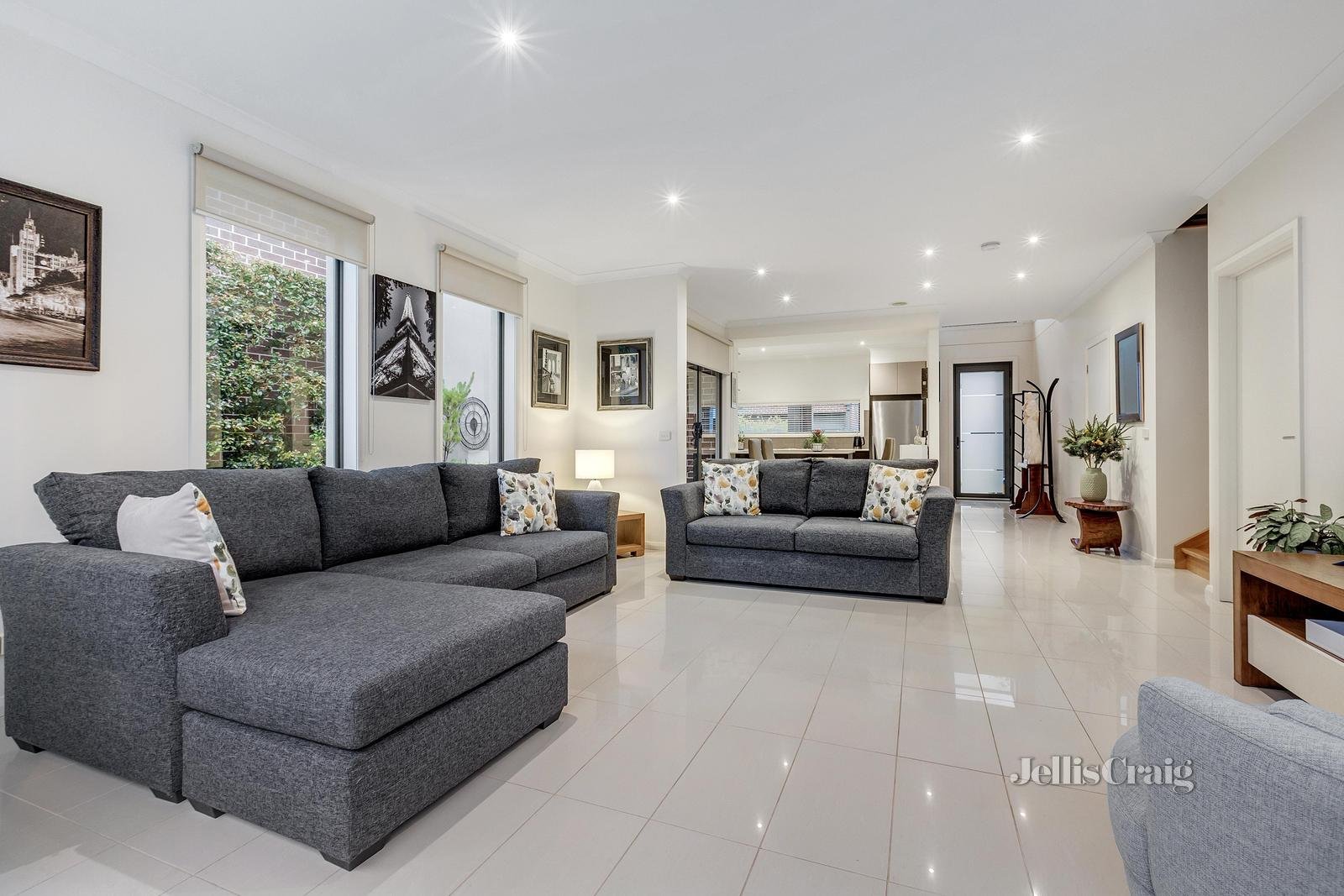 3/24 Adrienne Crescent, Mount Waverley image 3