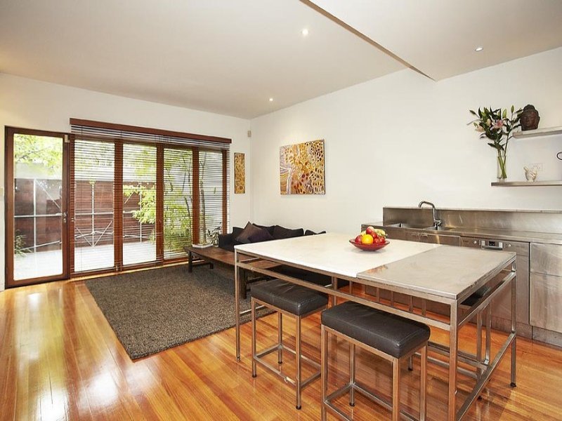 324 Canterbury Road, St Kilda West image 2