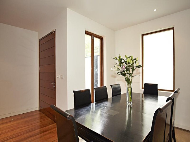 324 Canterbury Road, St Kilda West image 7