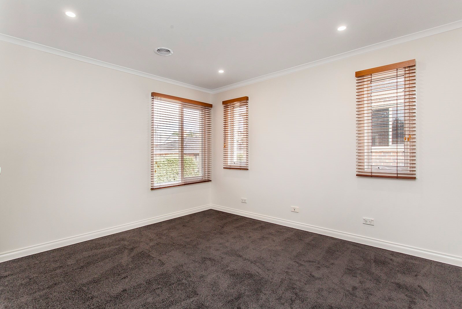 Property Gallery Thumbnail 5