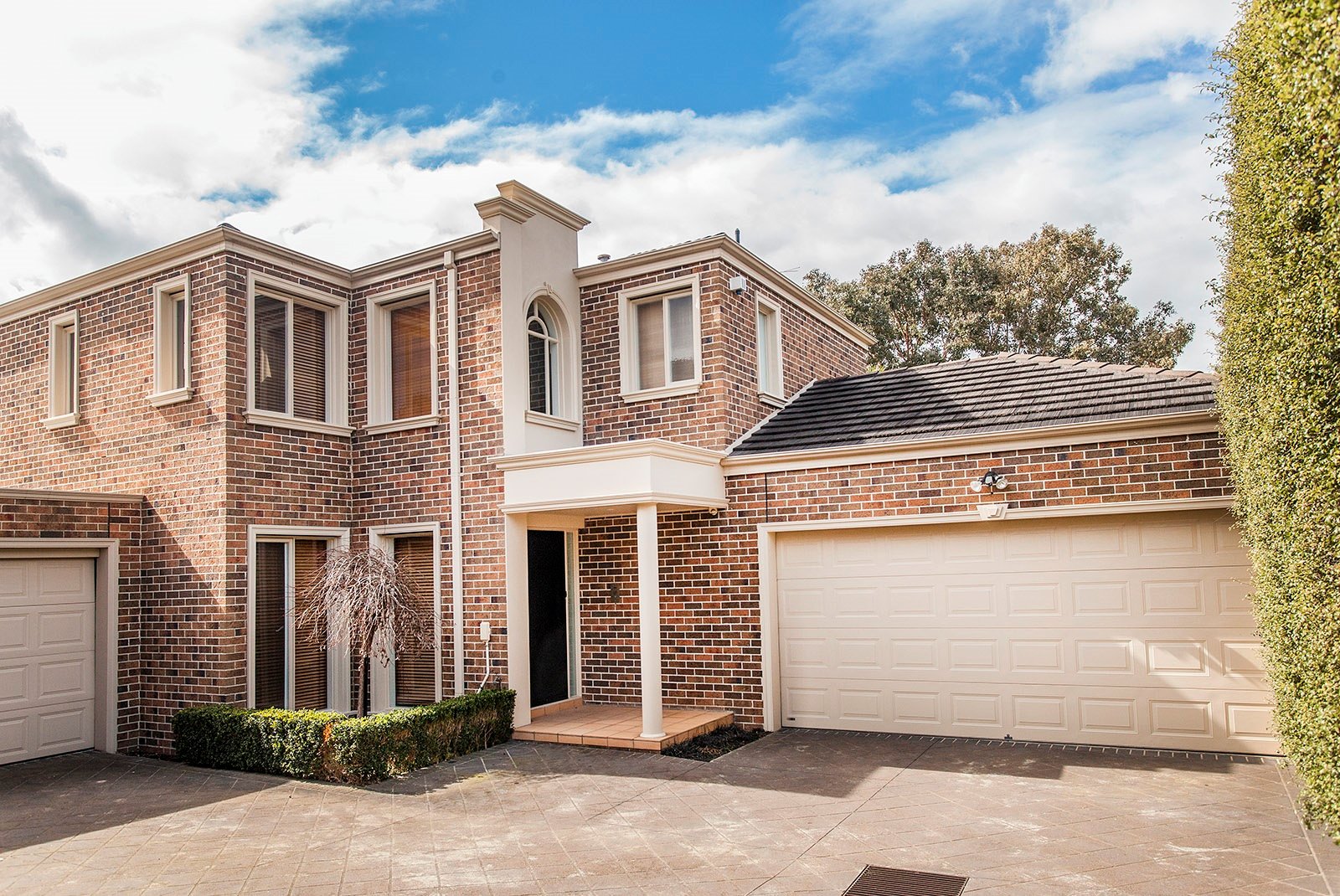 Property Gallery - Main Image