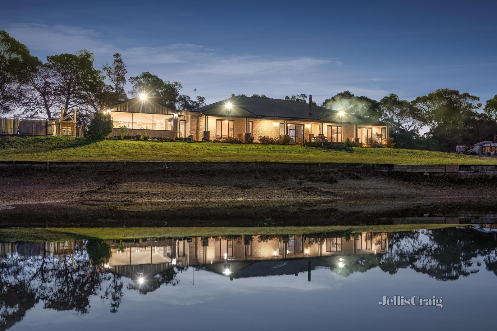 324 Glenisla Road, Glen Park image 1