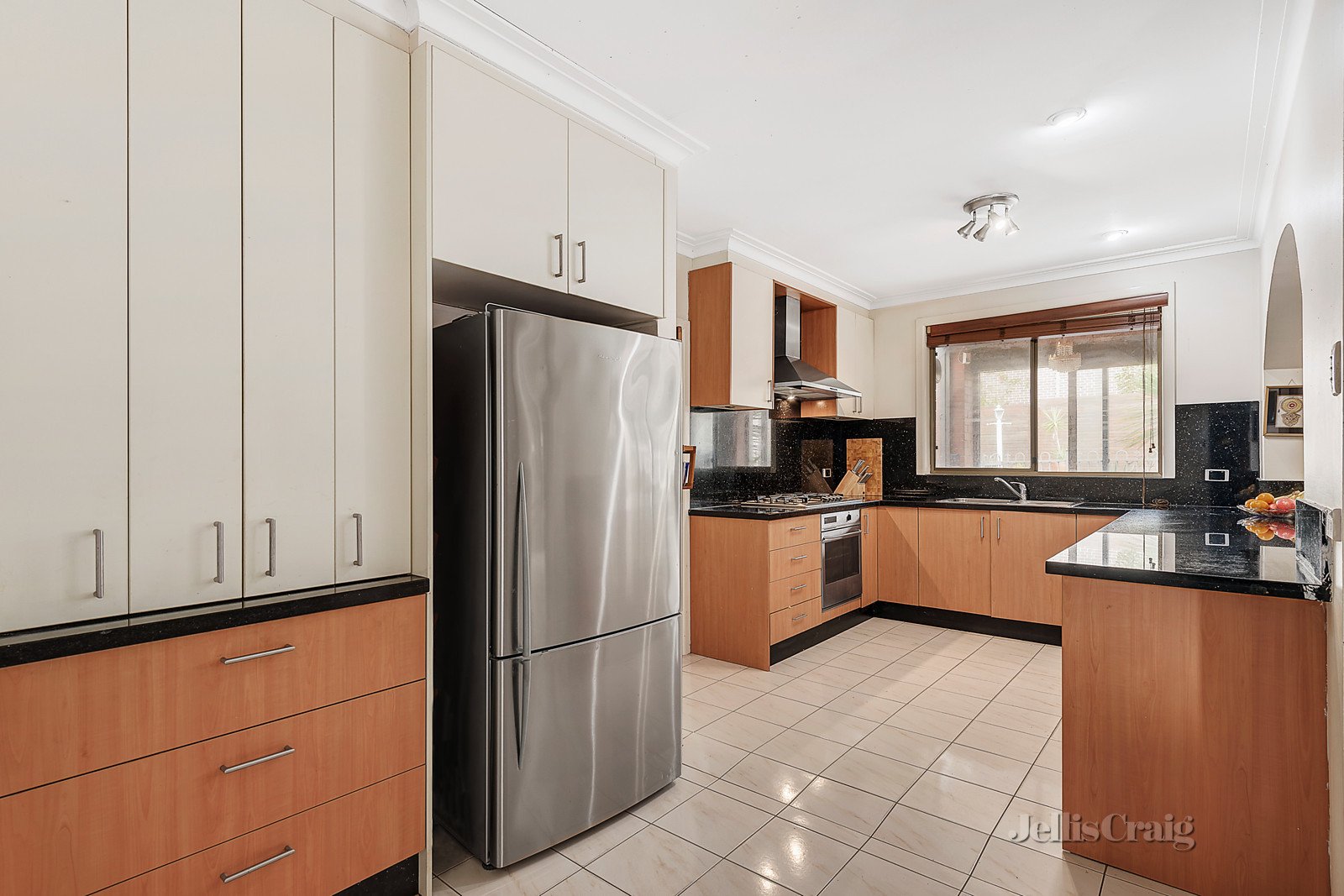 324 Highbury Road, Mount Waverley image 3