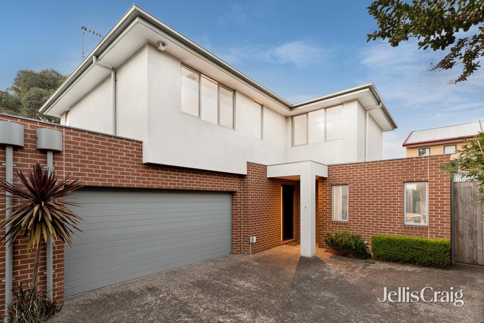 3/24 Jean Street, Cheltenham image 1