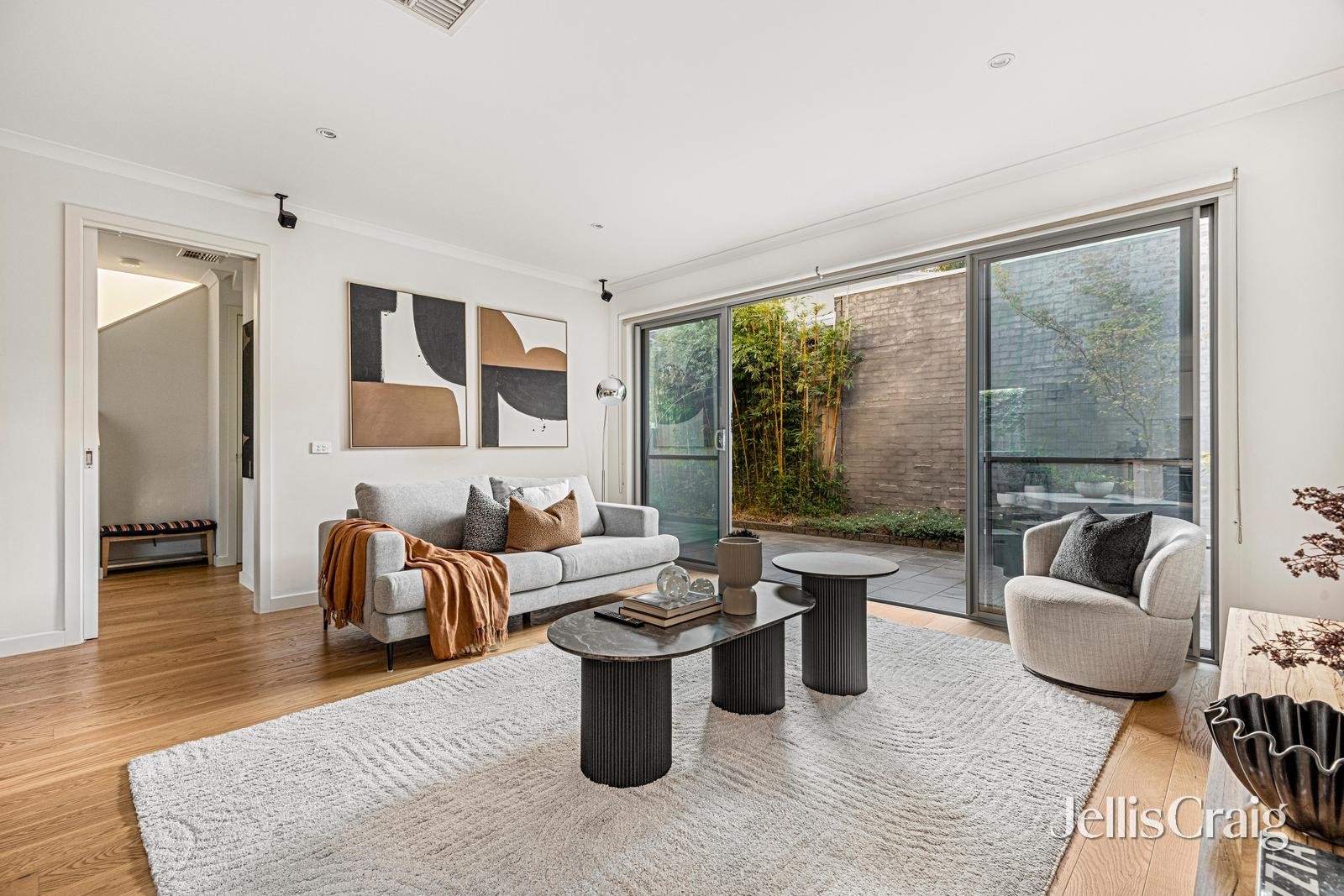 3/24 Jean Street, Cheltenham image 3