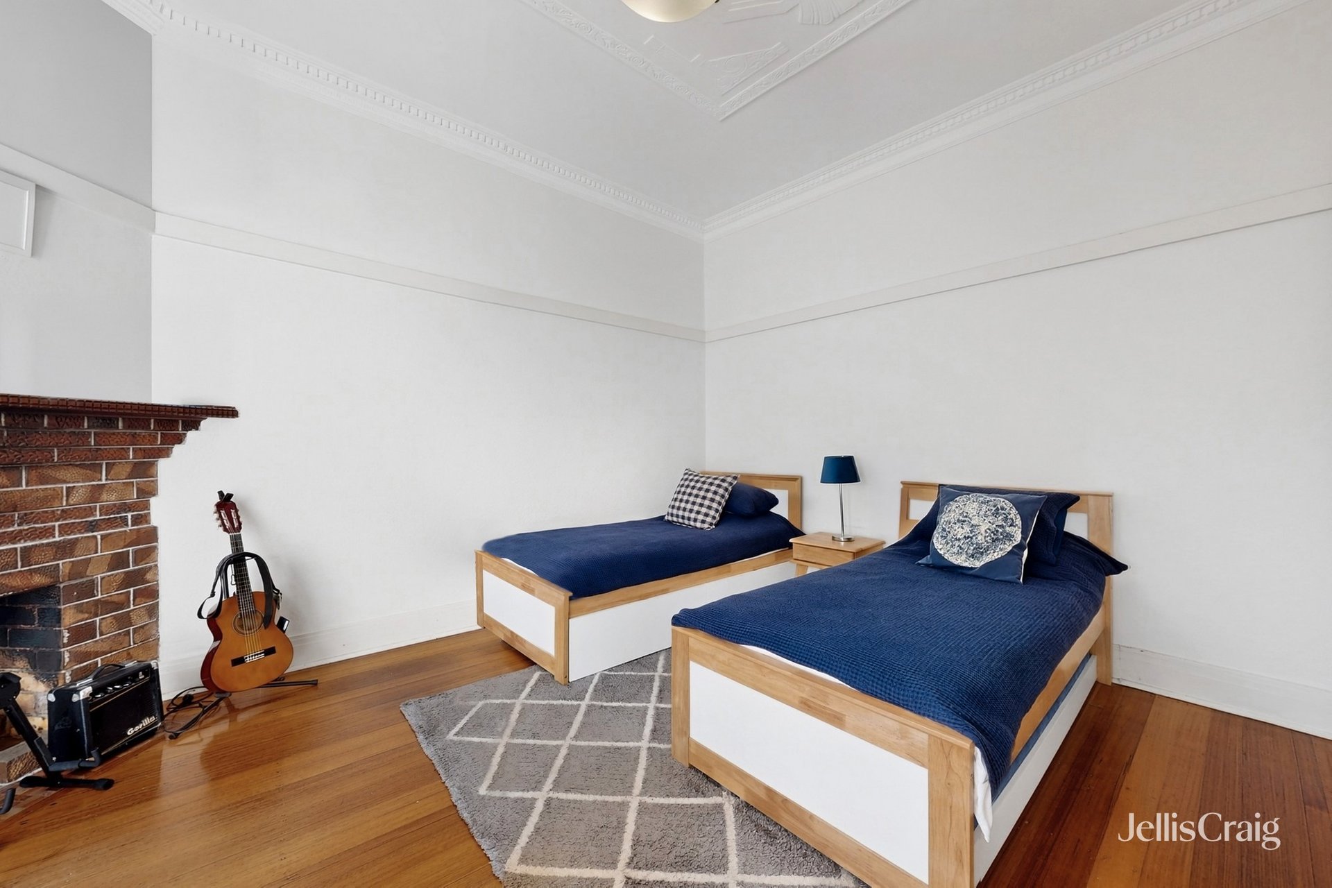 324 Koornang Road, Carnegie image 9