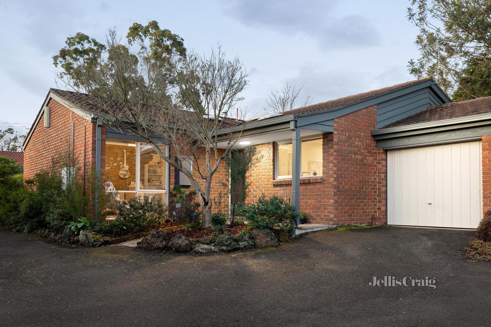 3/24 Rattray Road, Montmorency image 1