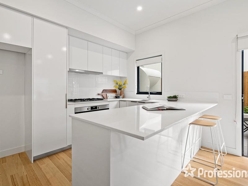 3/24 Reay Road, Mooroolbark image 2