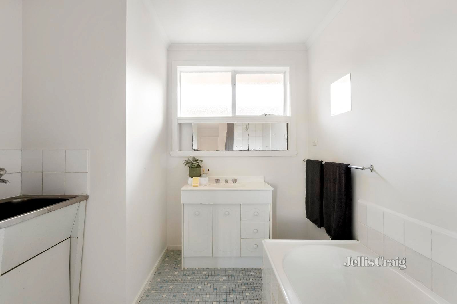 3/24 Warren Road, Cheltenham image 7