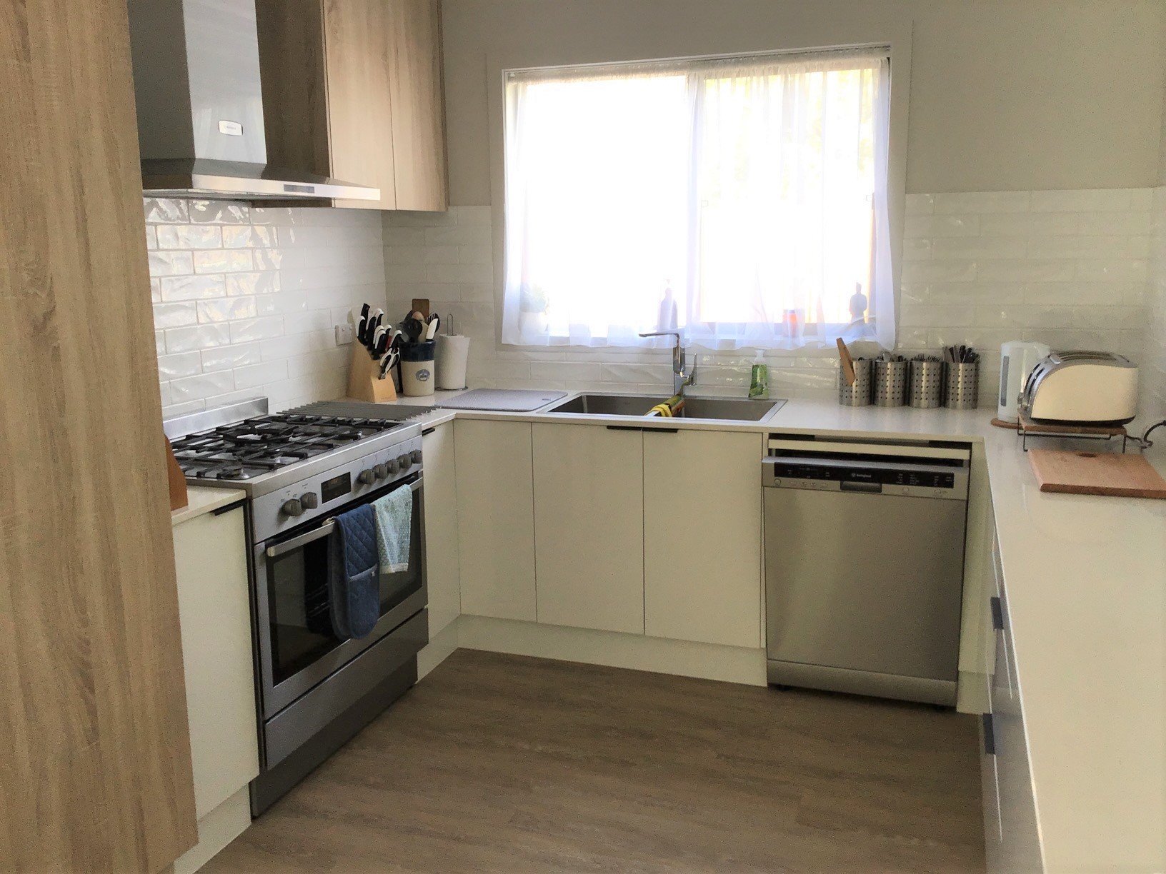 3/241 Roslyn Road, Highton image 2
