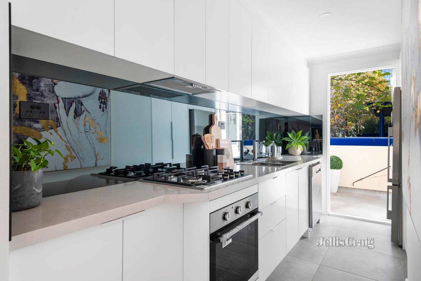 32/43-51 Jeffcott Street, West Melbourne image 4