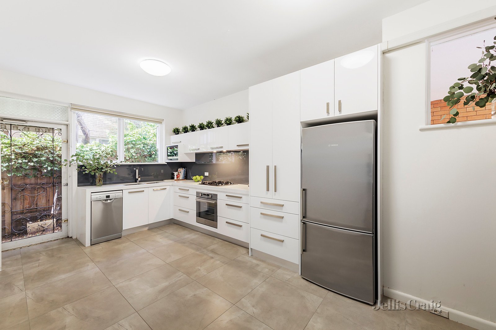 3/243 Riversdale Road, Hawthorn East image 3