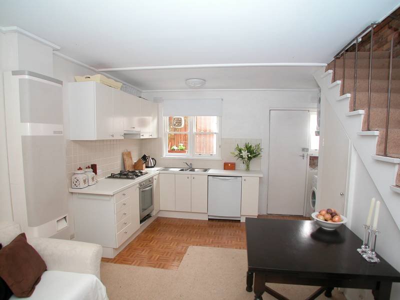 3/247 McKean Street, Fitzroy North image 2