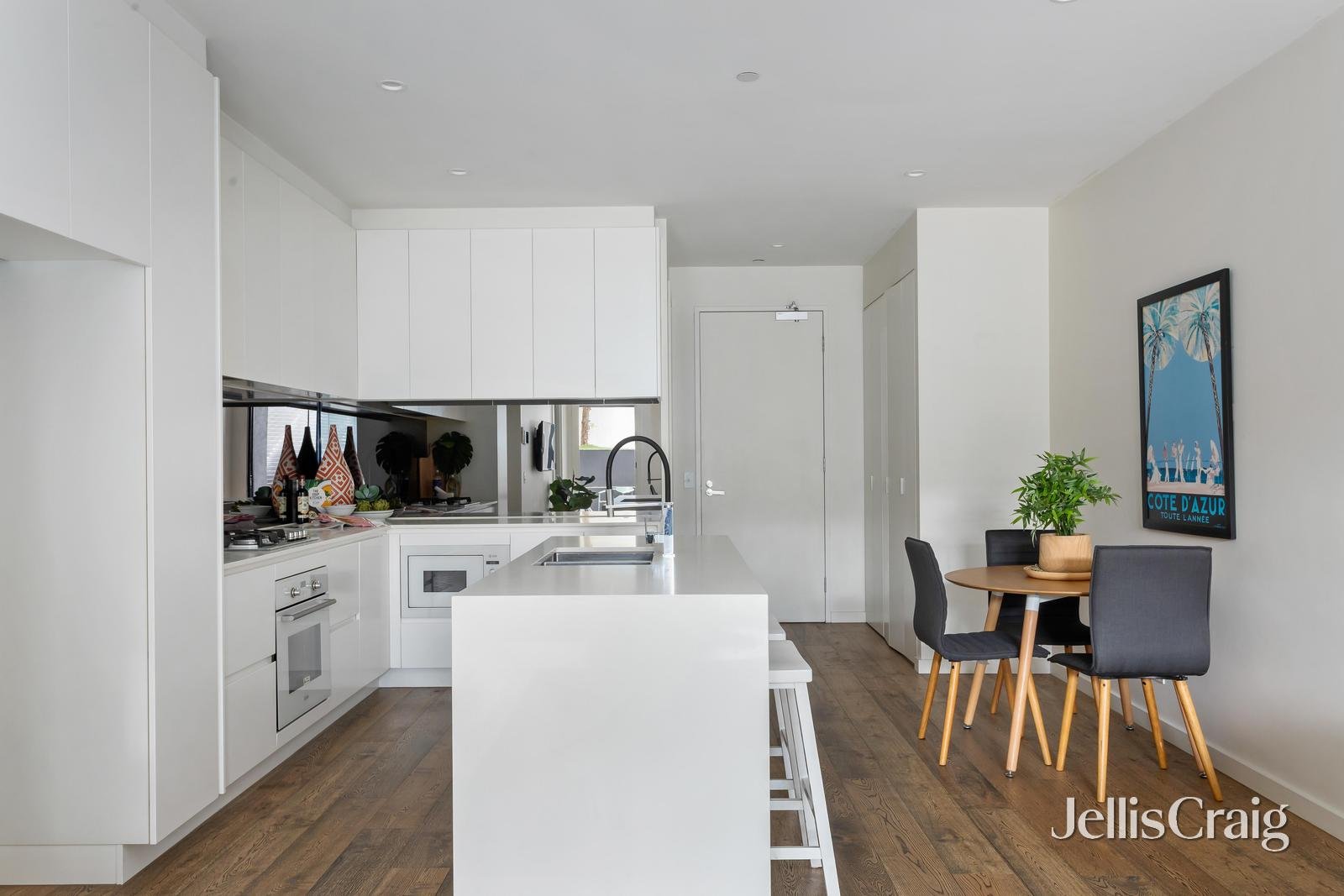 3/25 Nicholson Street, Bentleigh image 2