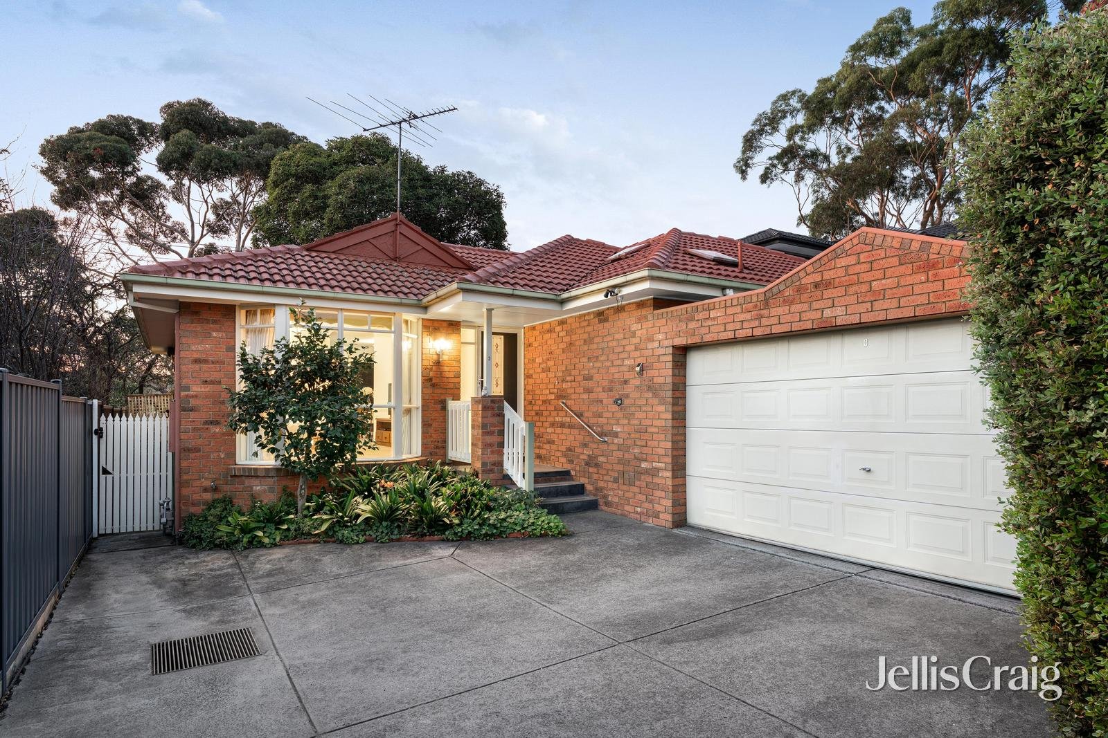 3/25 Pyalong Avenue, Rosanna image 1