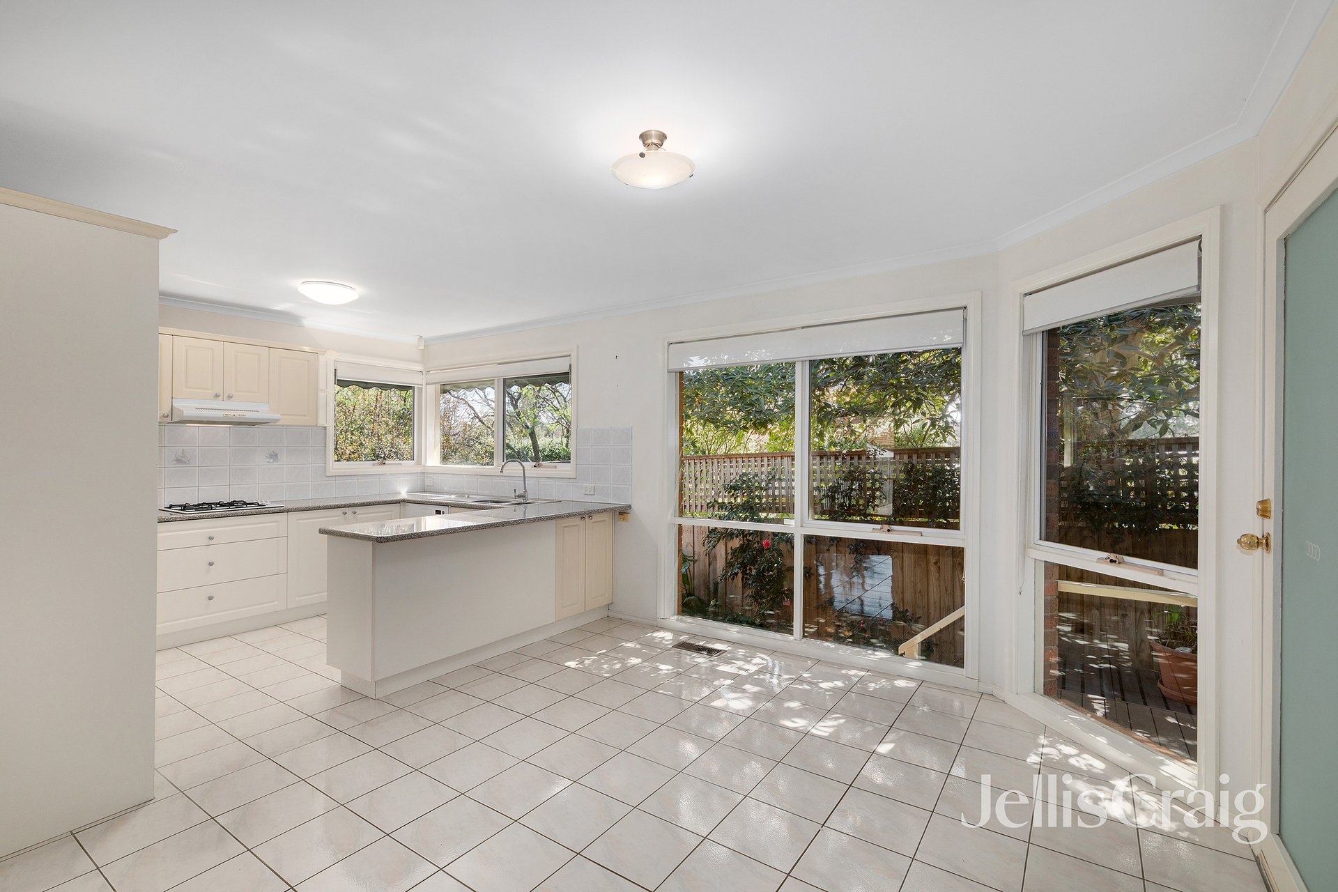 3/25 Pyalong Avenue, Rosanna image 2