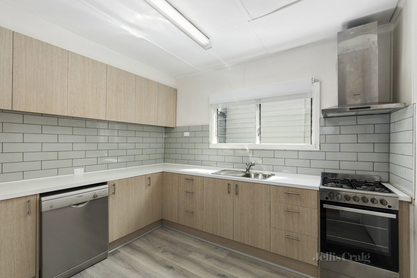 325 Swan Street, Richmond image 2