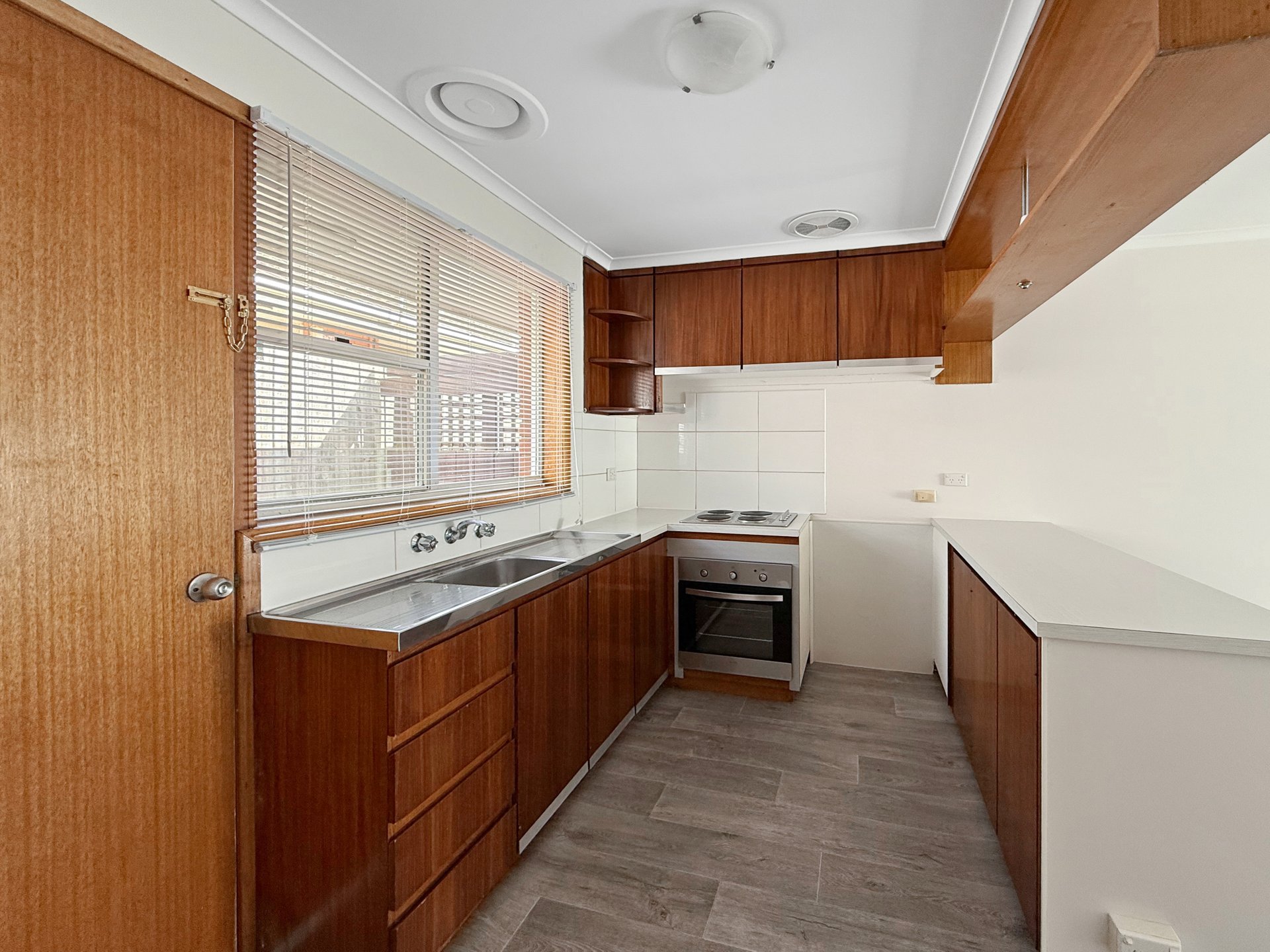 3/253 Church Street, Herne Hill image 4