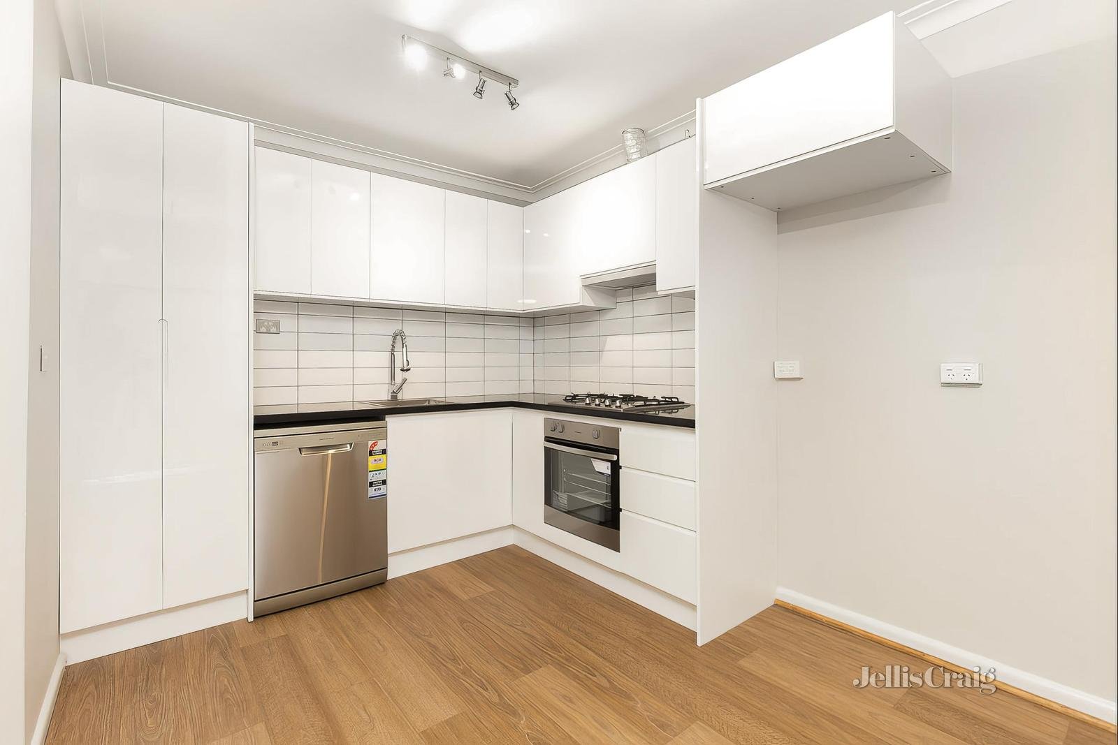 3/26 Bourke Street, Mentone image 3
