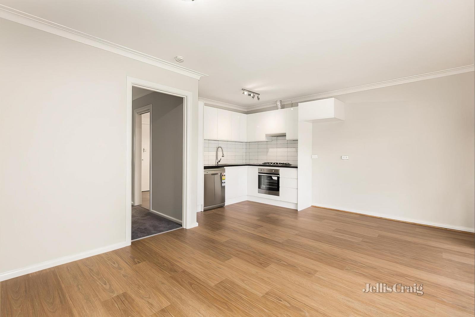 3/26 Bourke Street, Mentone image 4
