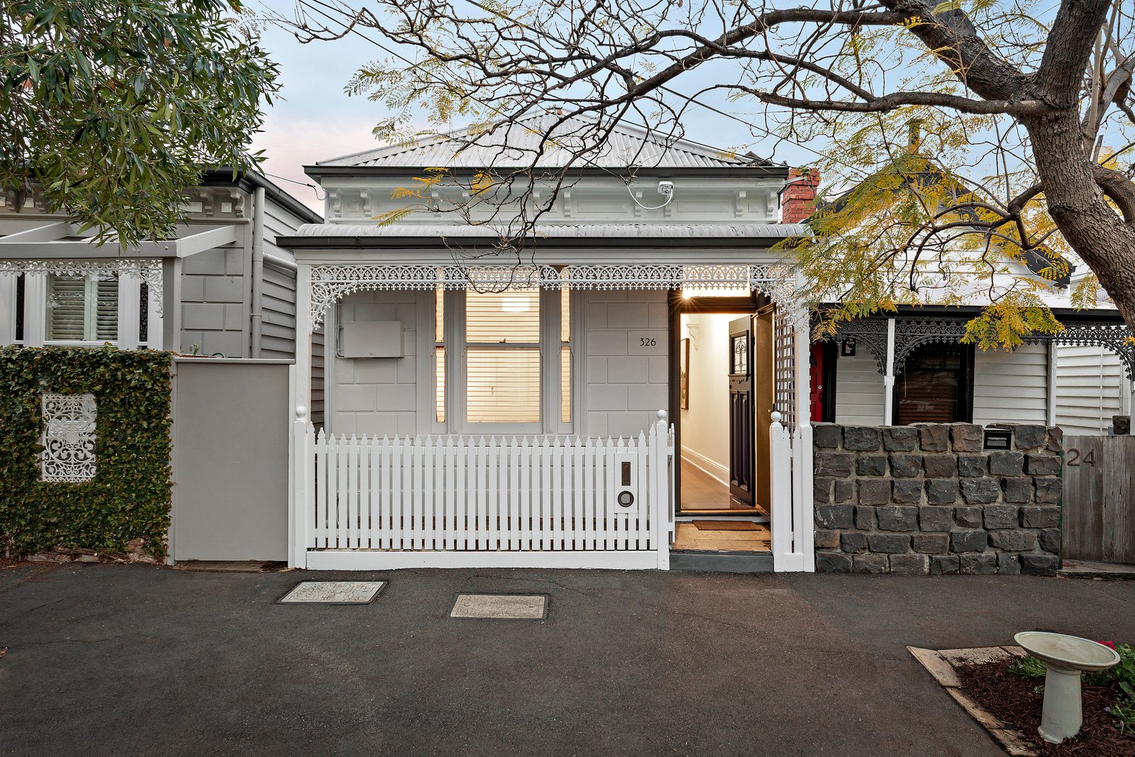 326 Esplanade East