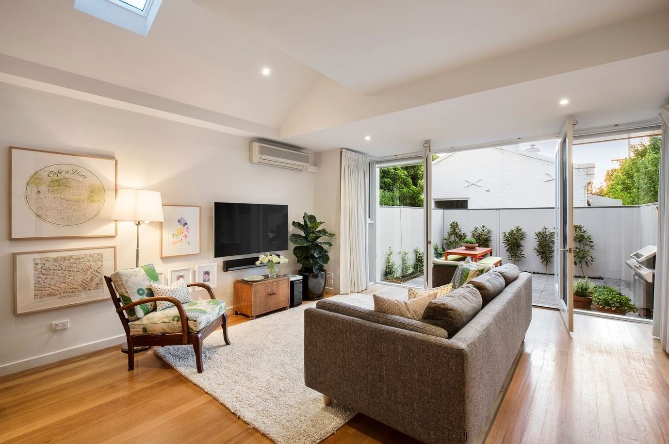 326 Ferrars Street, Albert Park image 2
