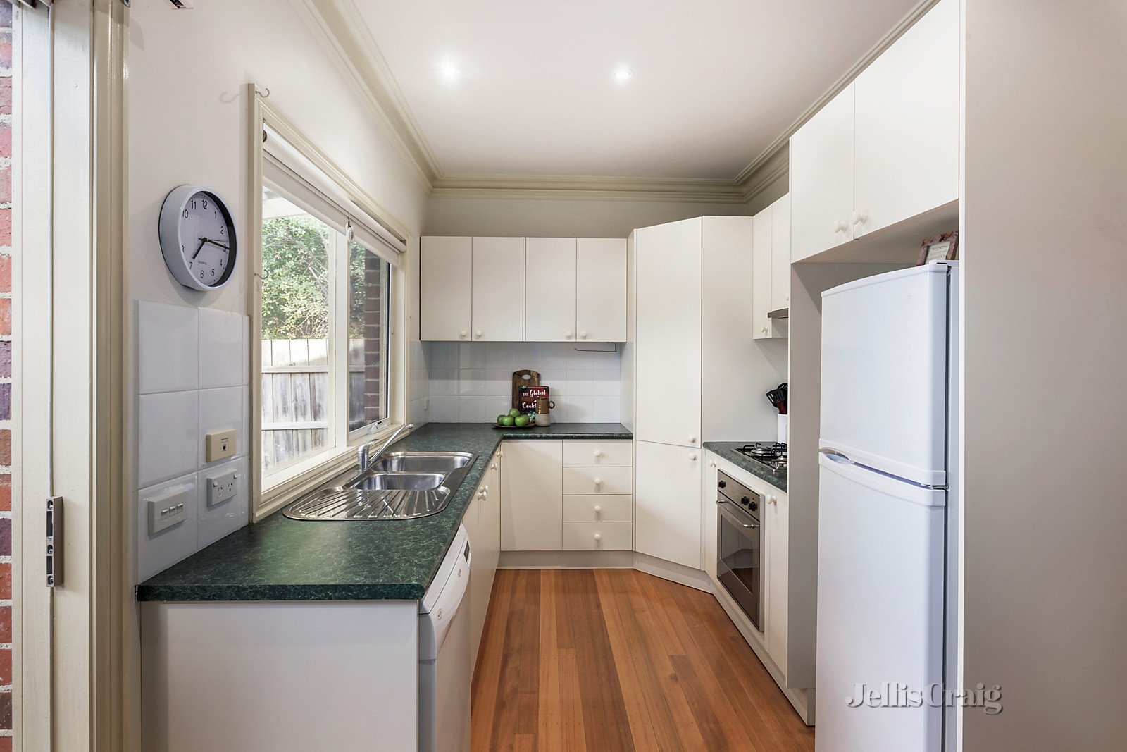 3/26 Graeme Avenue, Montmorency image 2