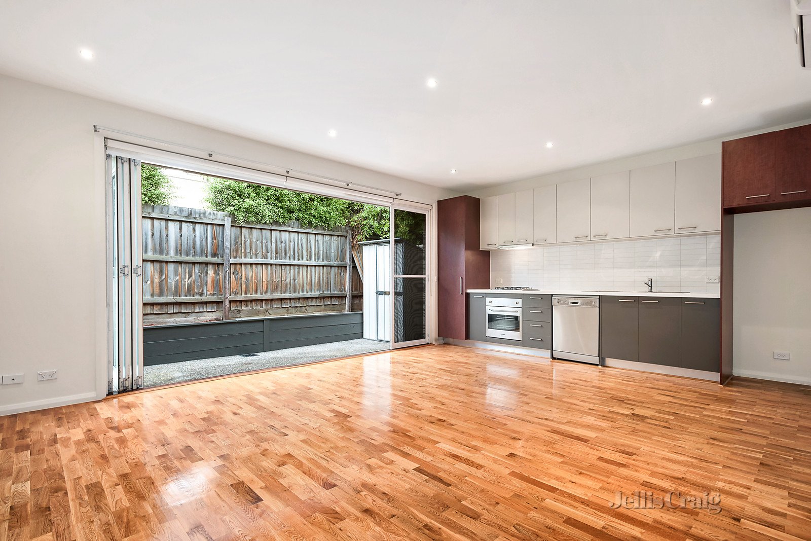 3/26 Livingstone Street, Ivanhoe image 2