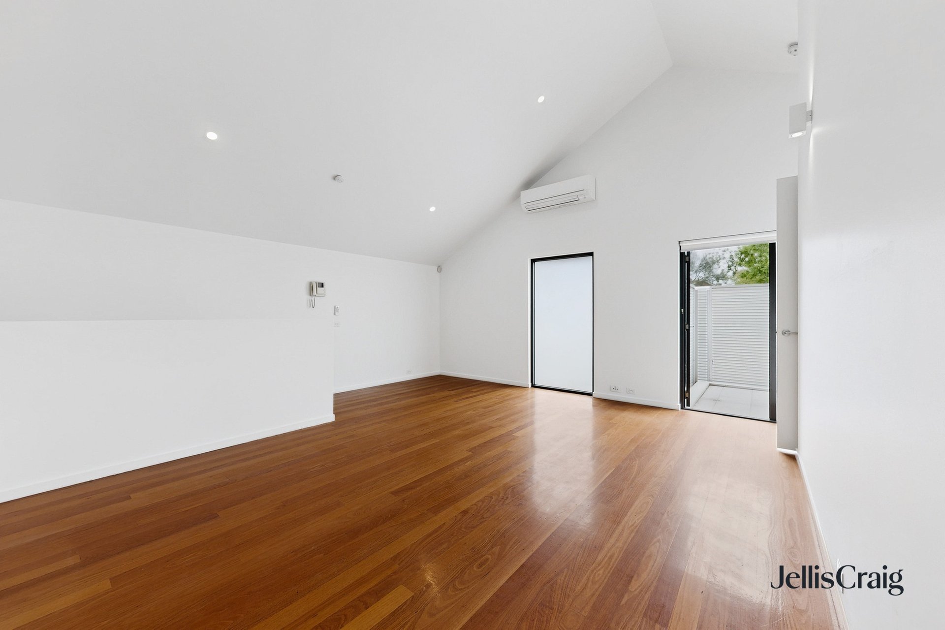 3/260 Barkly Street, St&nbsp;Kilda image 8