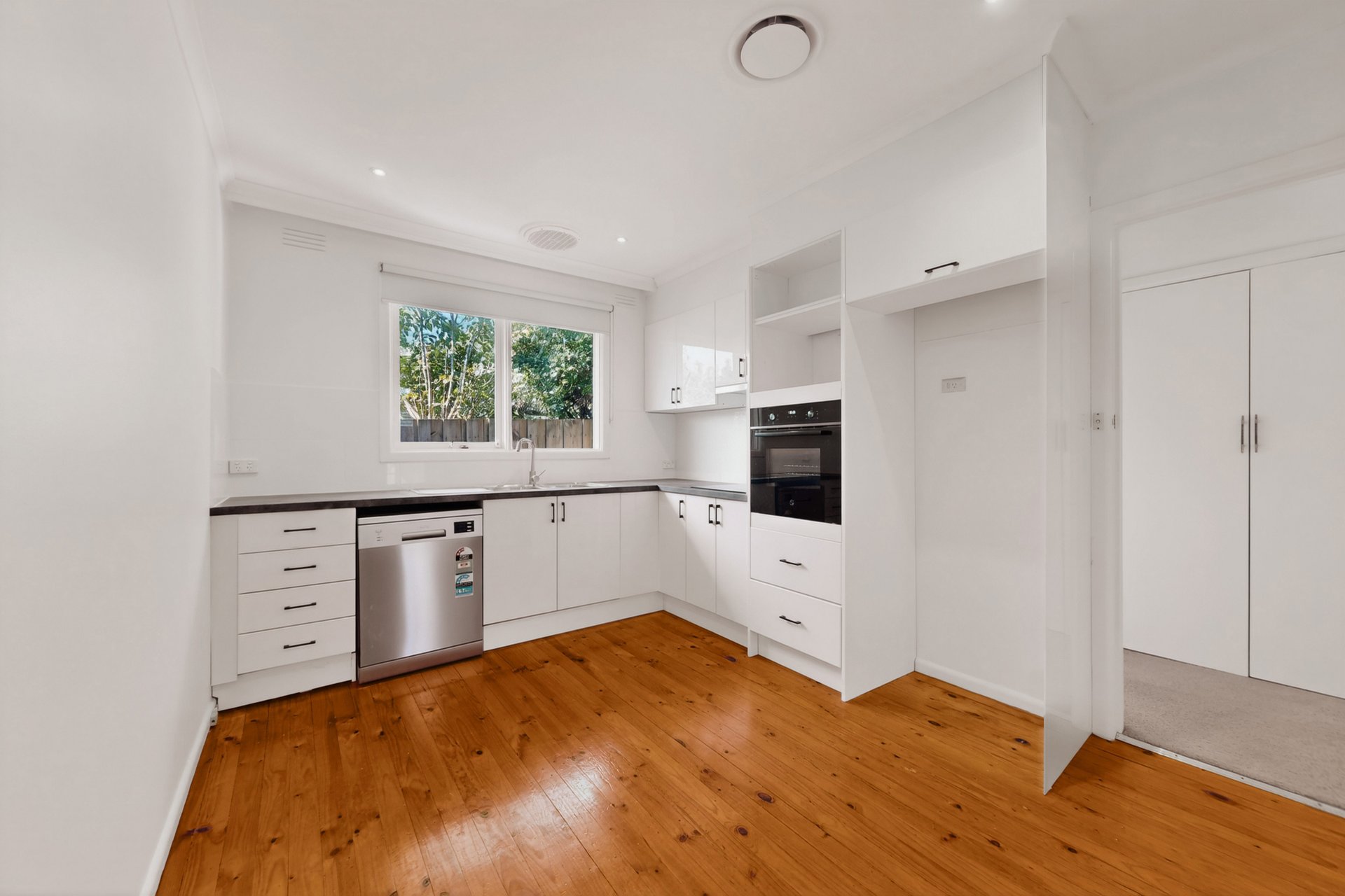 3/263 Mont Albert Road, Surrey Hills image 4