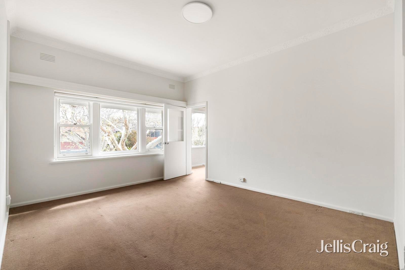 3/27 Bendigo Avenue, Elwood image 2