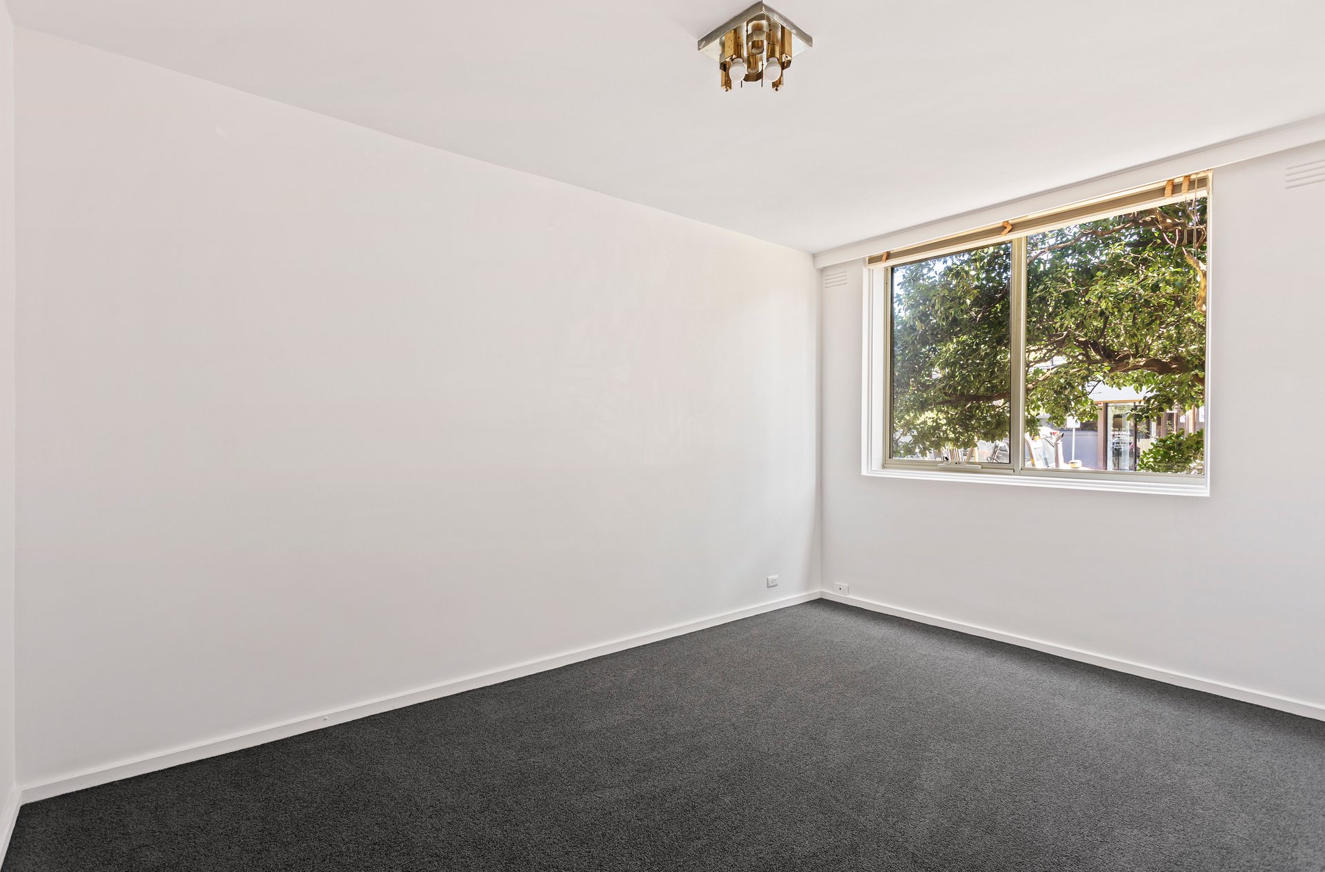 Property Gallery Thumbnail 2