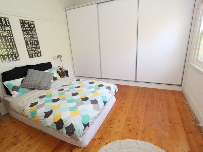 Property Gallery Thumbnail 6