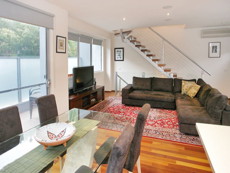 3/27 Selwyn Avenue, Elwood image 1