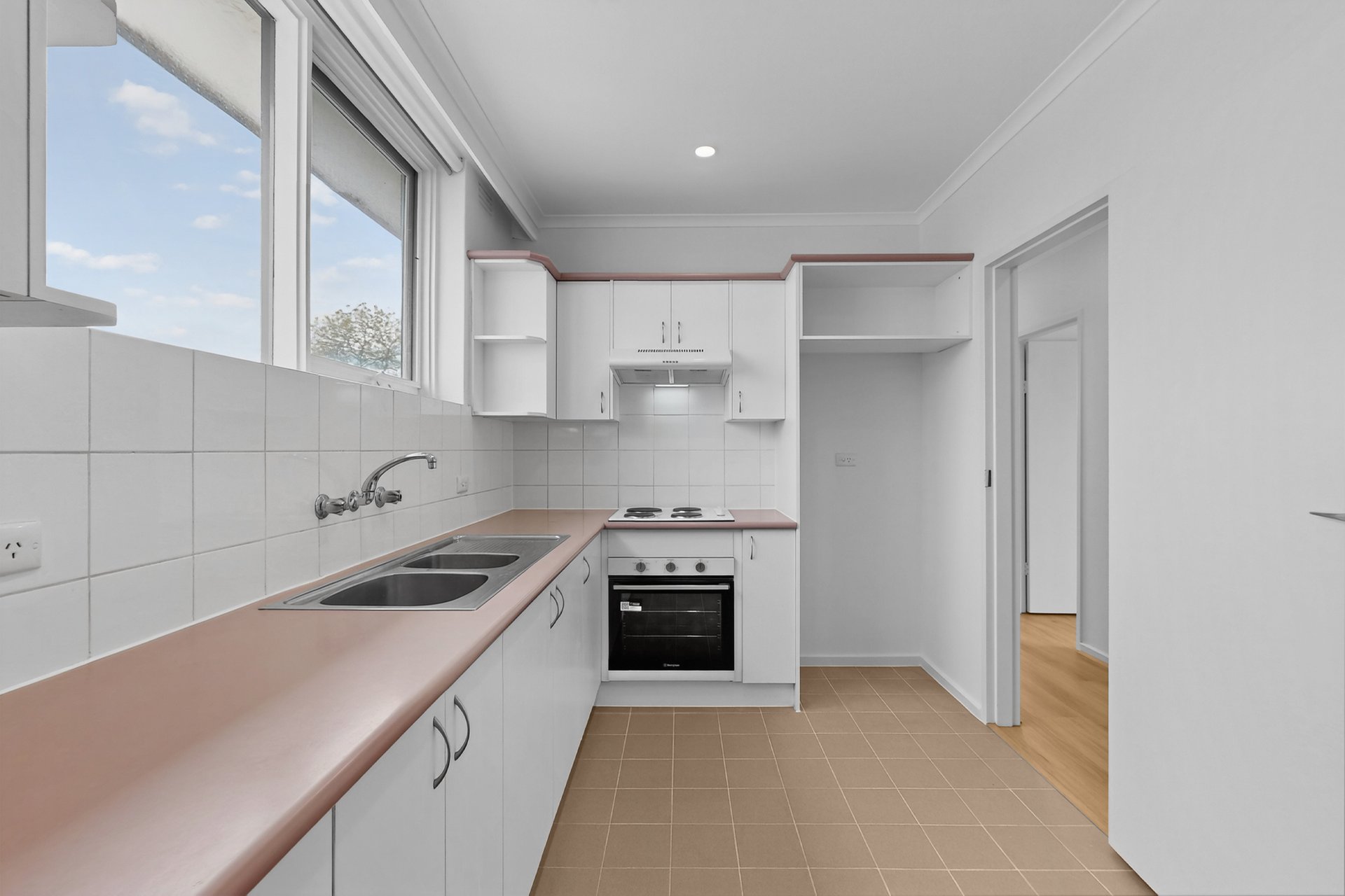 3/27 Spray Street, Elwood image 2