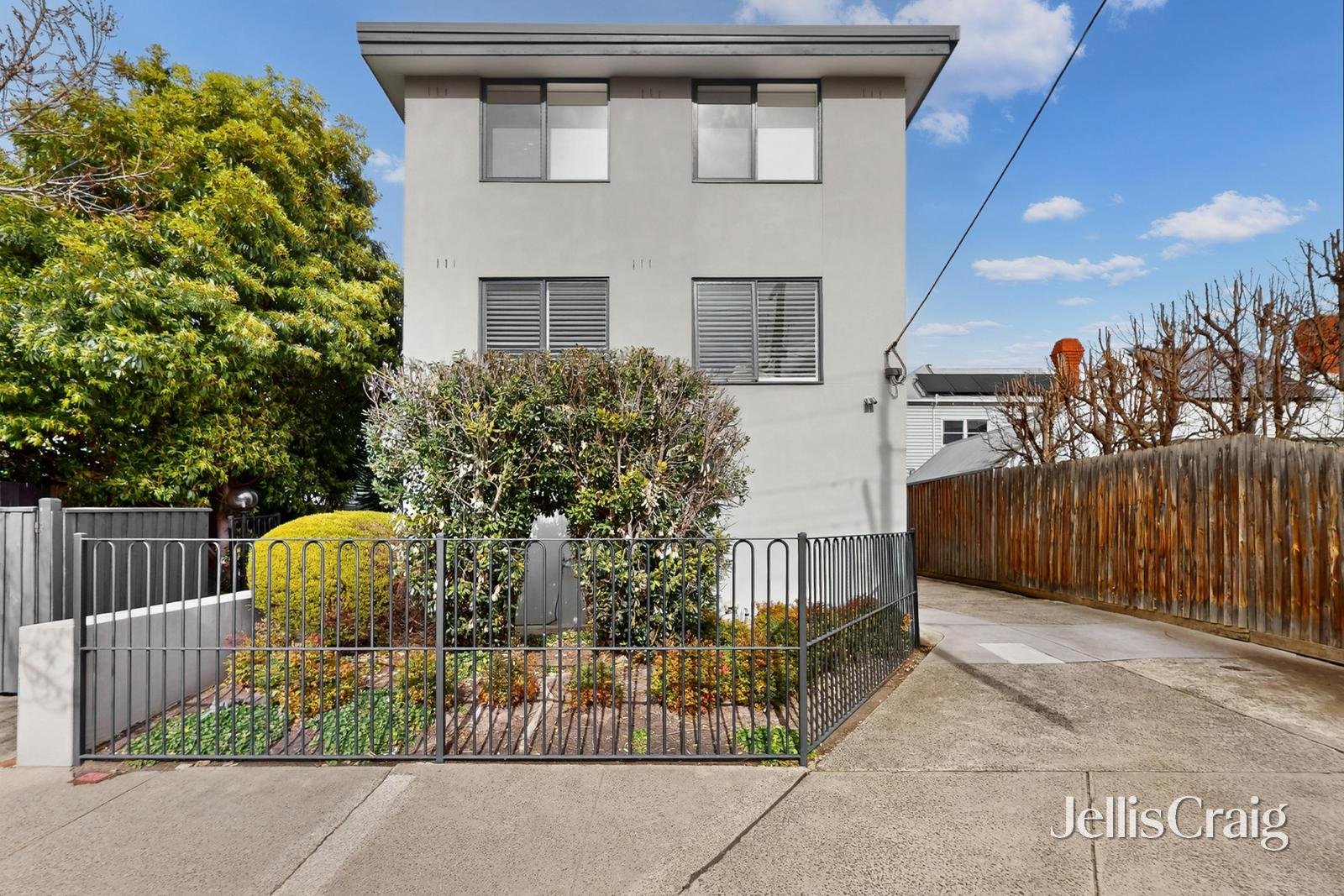3/27 Spray Street, Elwood image 1