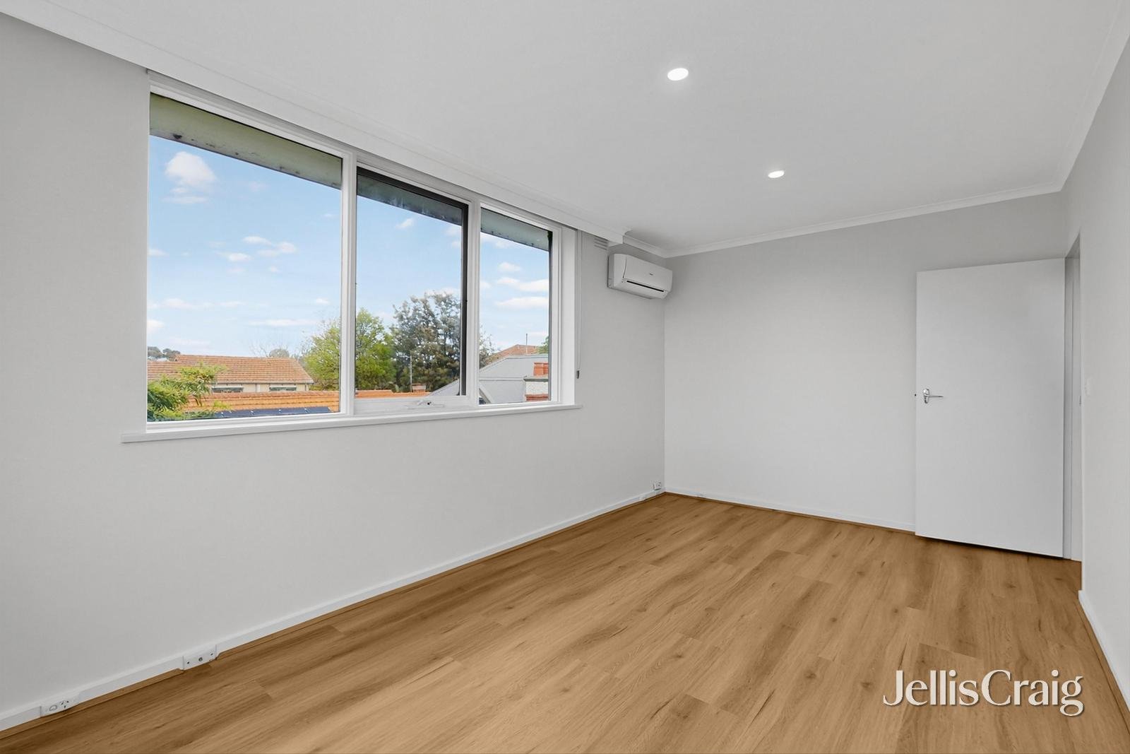 3/27 Spray Street, Elwood image 8
