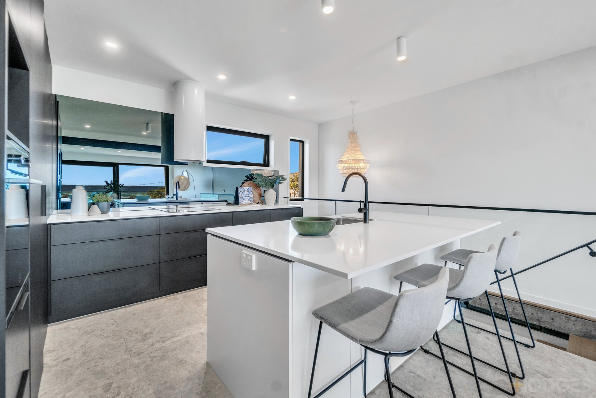 3 / 27 Swansea Road Chelsea