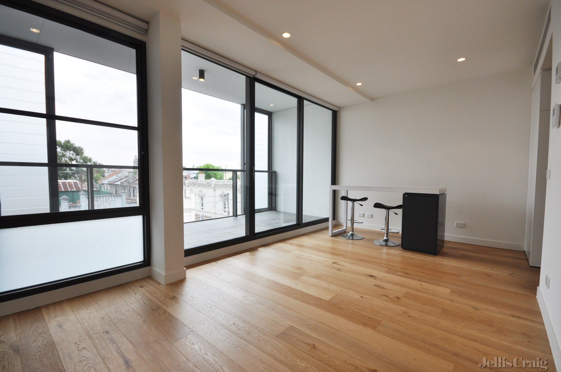 327/158 Smith Street, Collingwood image 2