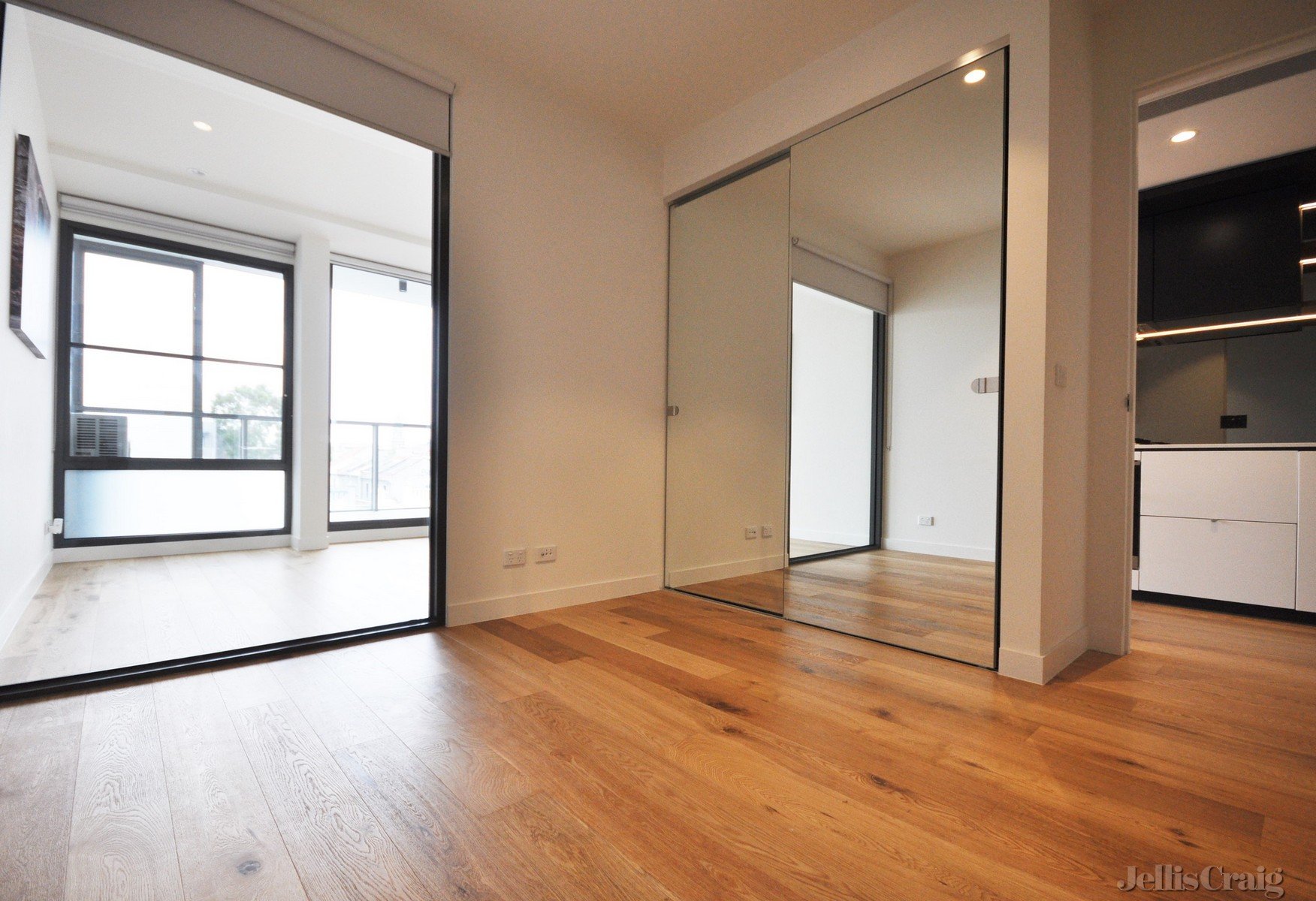 327/158 Smith Street, Collingwood image 3