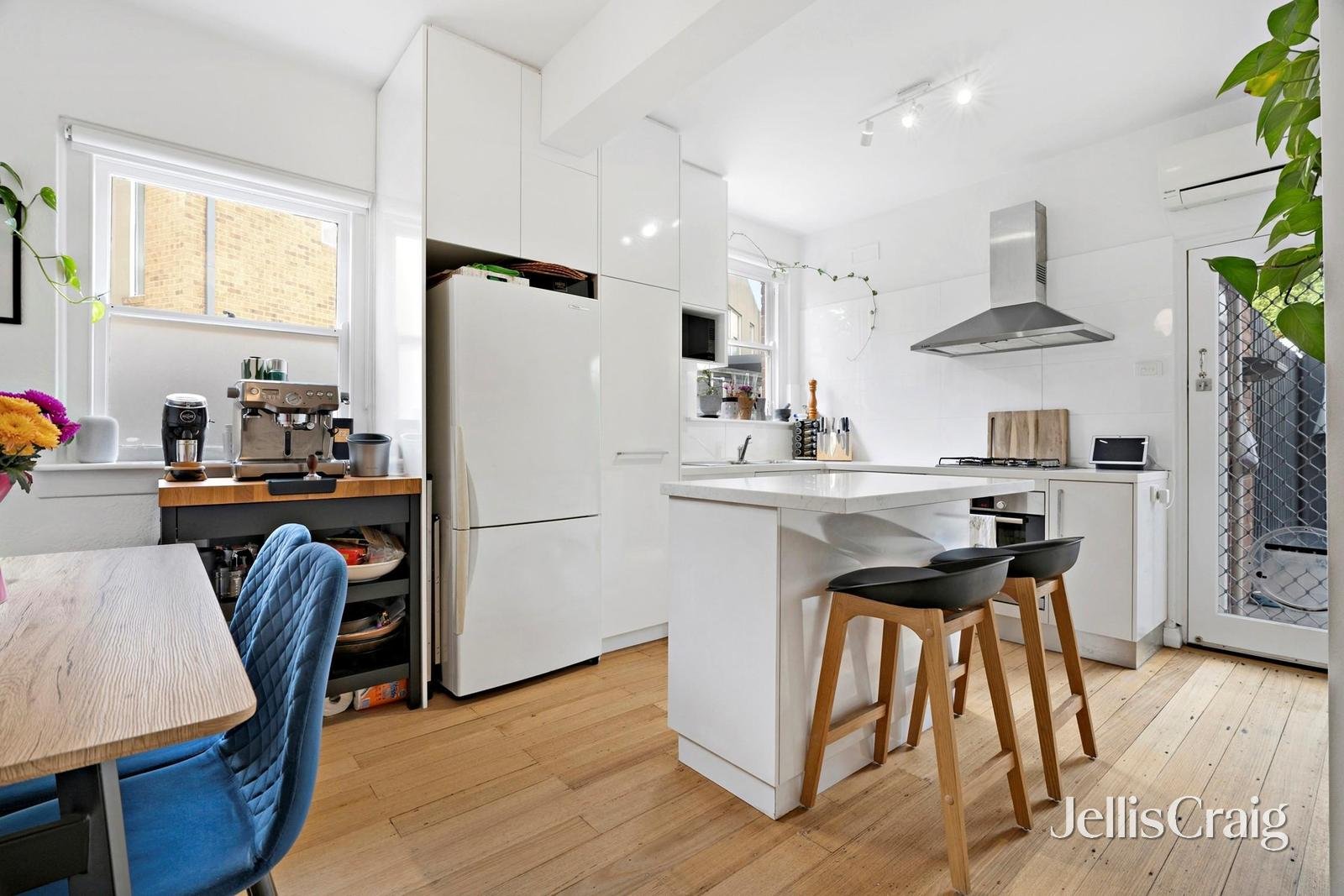 3/27a Foam Street, Elwood image 5