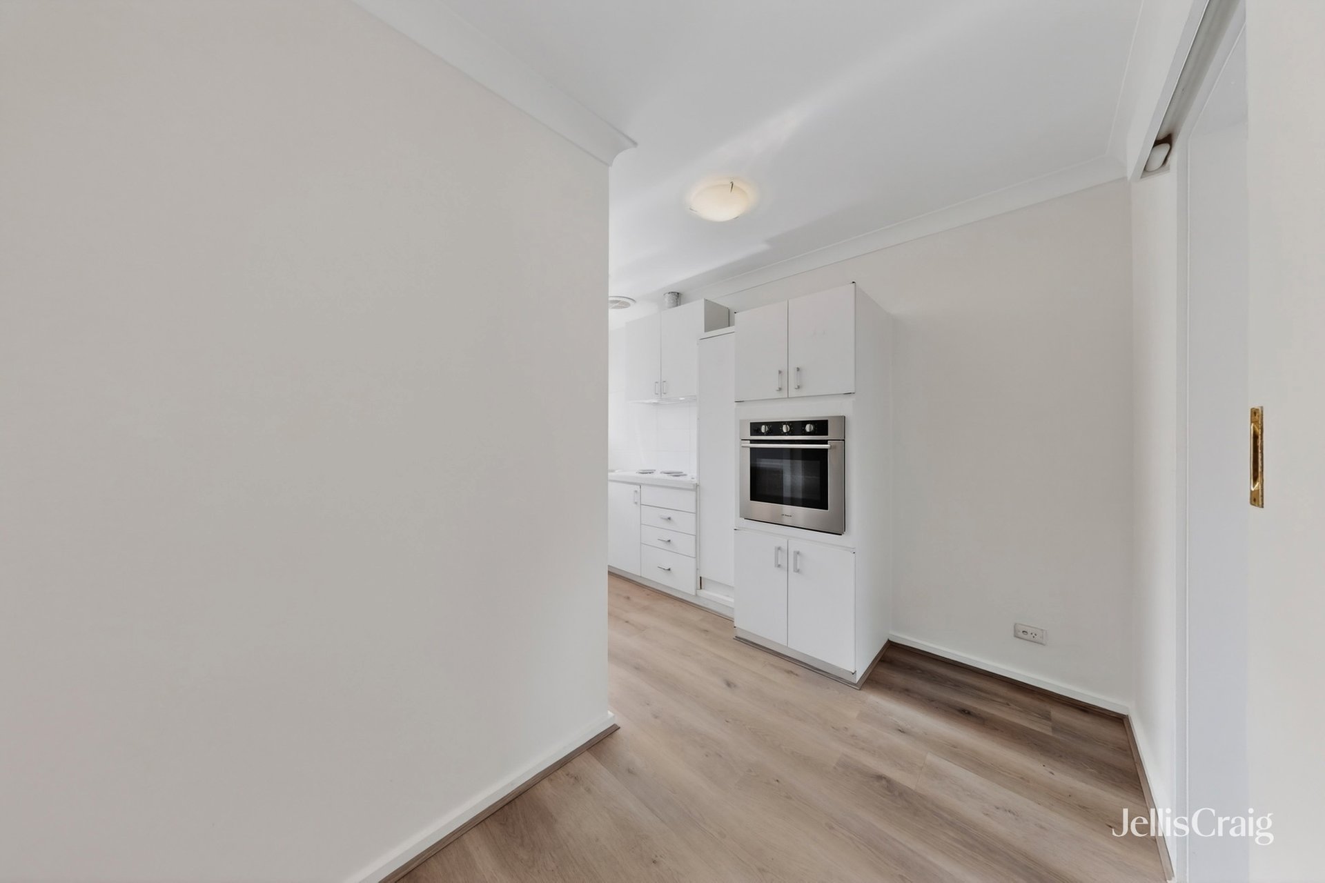 3/28 Coorigil Road, Carnegie image 8