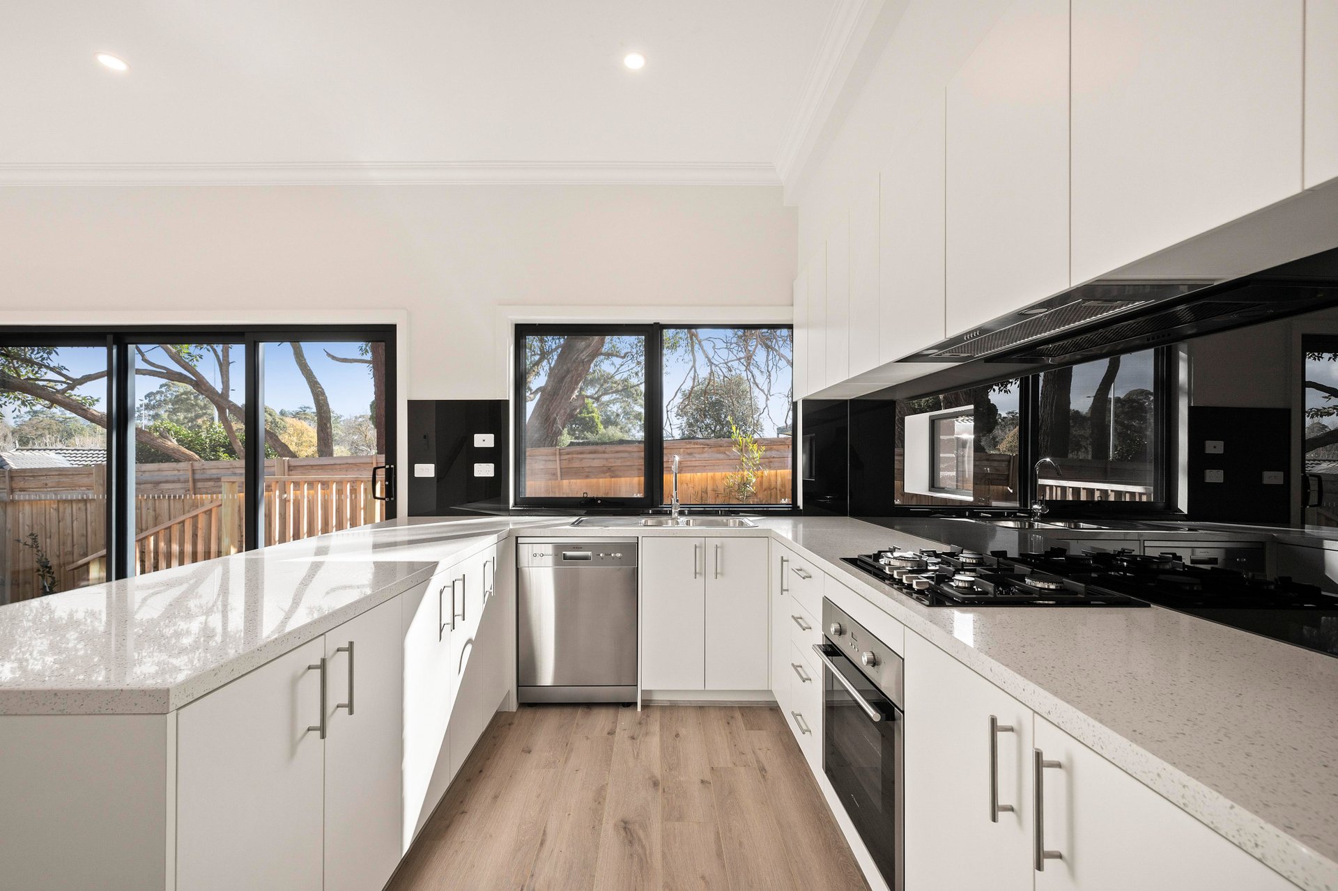 3/28 Highland Crescent, Mooroolbark image 2