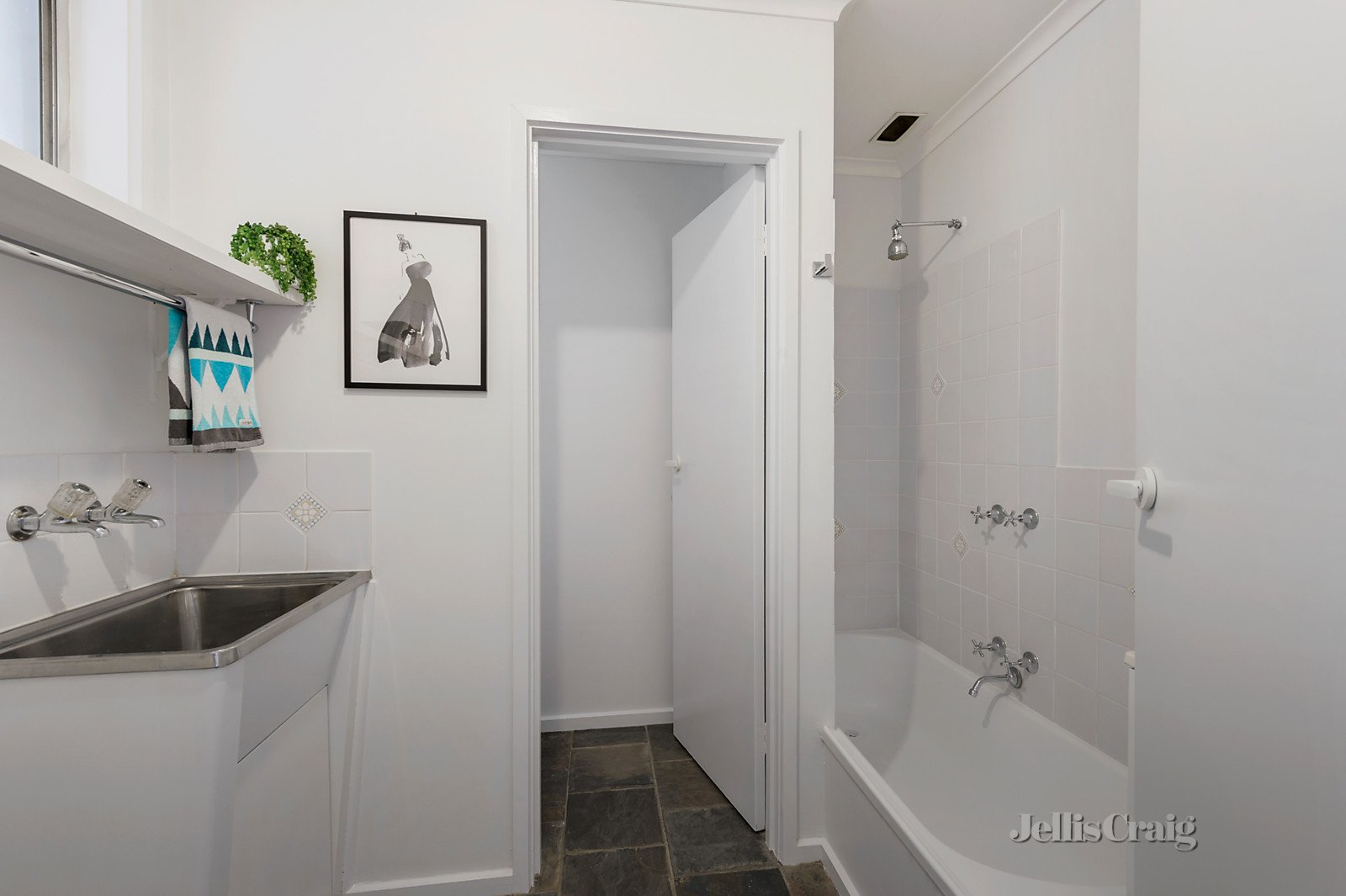 3/28 Lasiandra Avenue, Forest Hill image 4