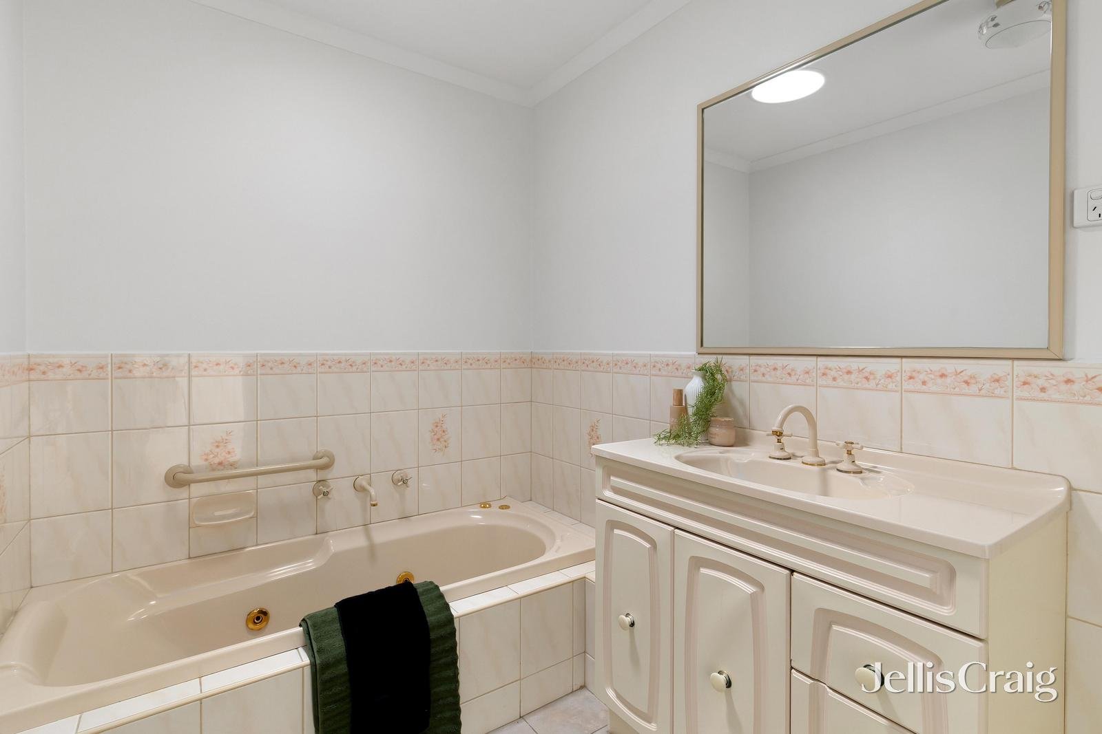 3/28 Lorimer Street, Greensborough image 9